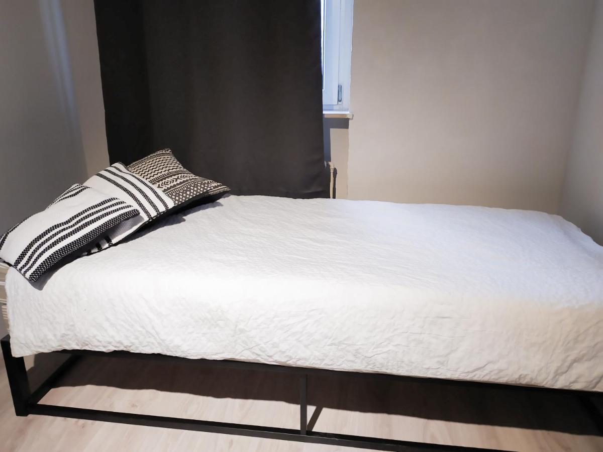 Alte Schule Gaestehaus - Fraeulein Apartment Bitburg Zewnętrze zdjęcie
